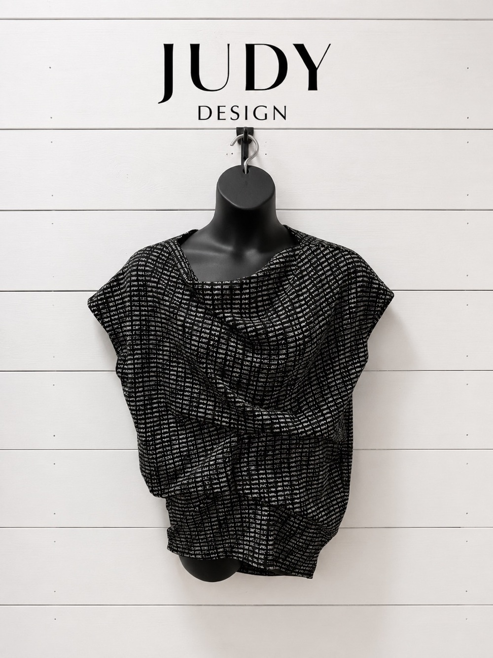 Judy Design Québec Black & Silver Shimmer Top One Size
